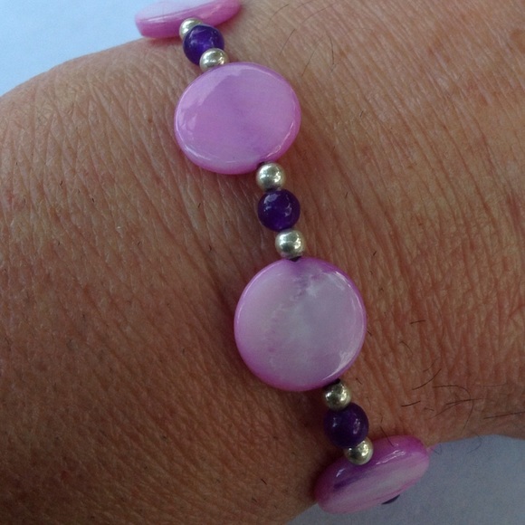 Shell & Quartzite Bracelet - Picture 3 of 4