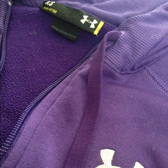 ✖️SOLD✖️ Purple Under Armour Hooded Sweatshirt - Picture 2 of 3