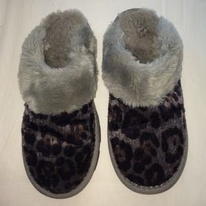 Leapord furry slippers