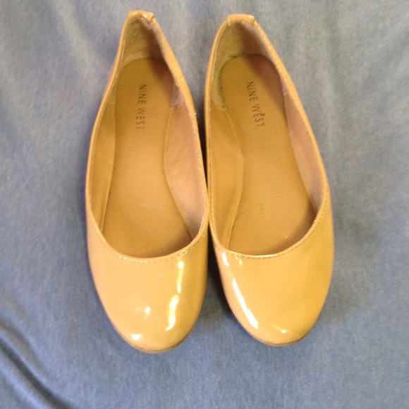 Nine West nude flats