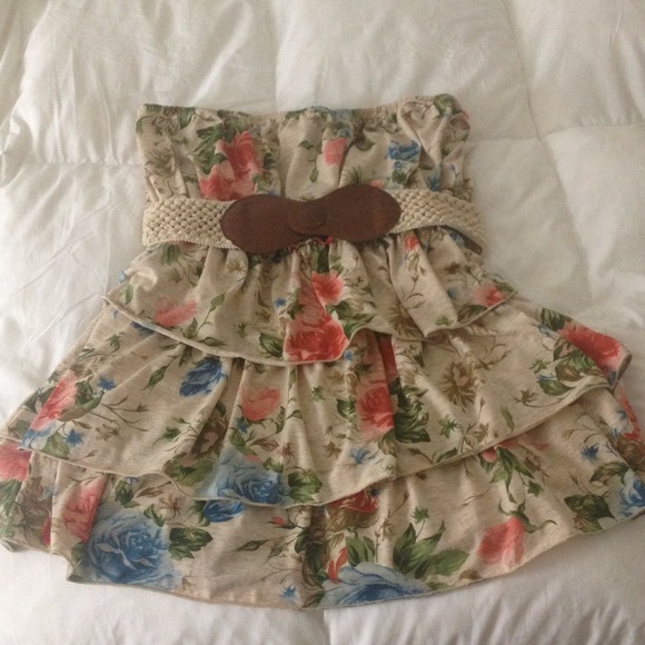 Strapless Floral ruffled top