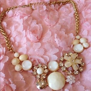 Flowers necklace