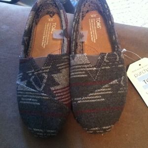 Sz 8 new in box toms