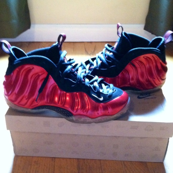 Metallic Red Foams