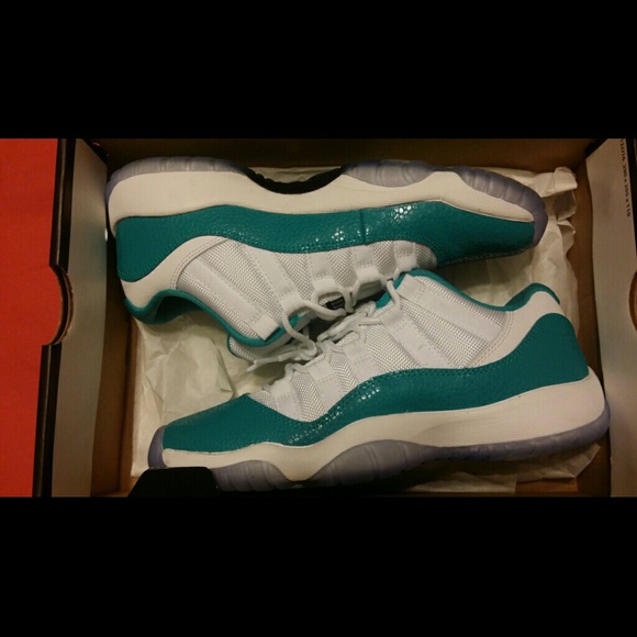 Air jordan 11 retro low Aqua
