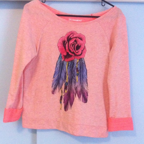 Pink top w/ rise dream catcher design