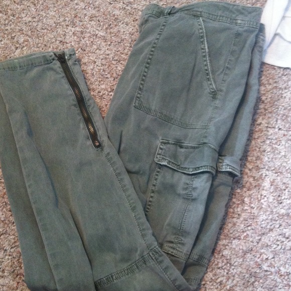 Sz 10 olive cargo straight leg pant