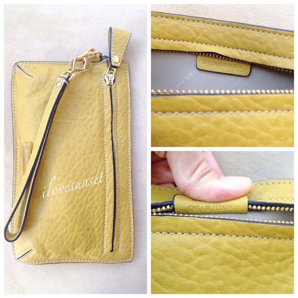Extra Pics Burberry Wristlet - Picture 3 of 4