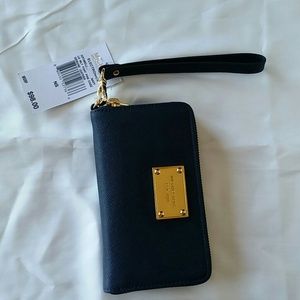 Michael kors wristlet