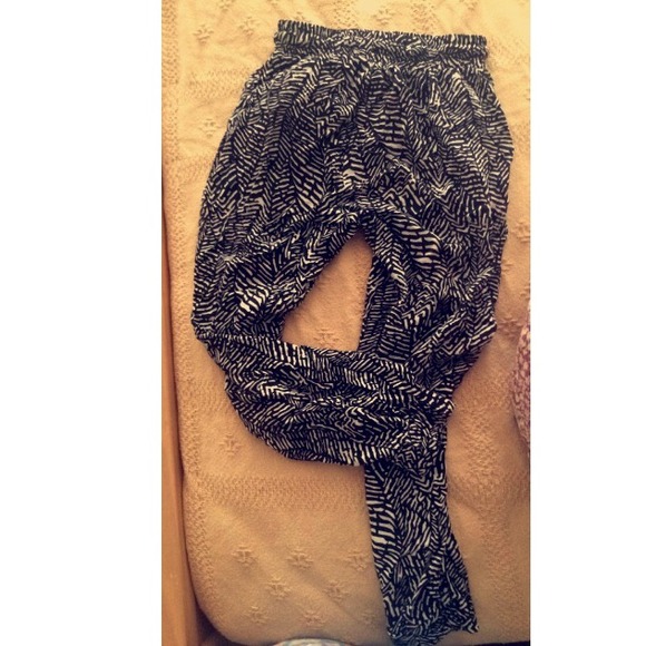 Black and White Joggers Pants - Picture 2 of 2