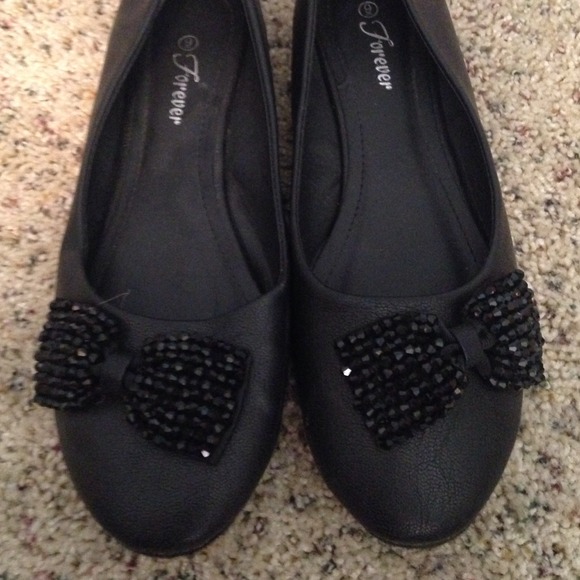 black bow flats