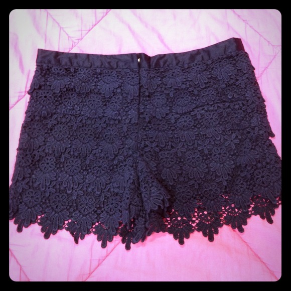 Paisley lace shorts