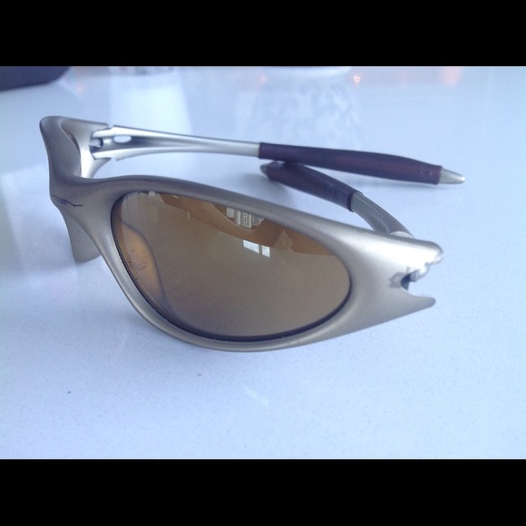 Oakley Sport Sunglasses + Case main image 4