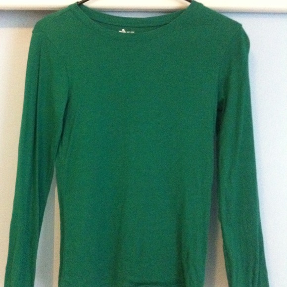 Basic green long-sleeved top