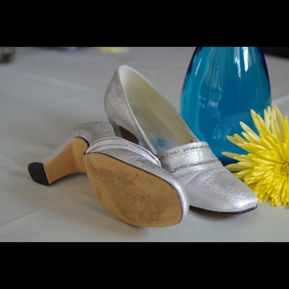 Vintage Box Toe Silver & Glitter Heels 8.5B - Picture 2 of 6