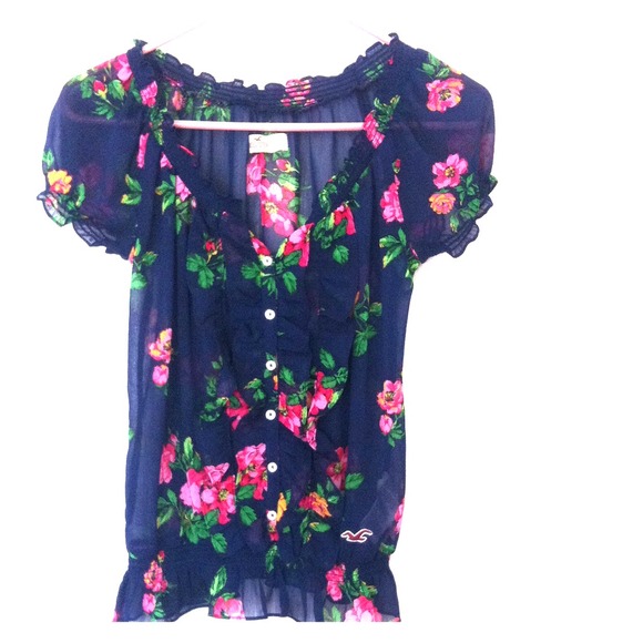 Summery, Floral Top from Hollister 🌴