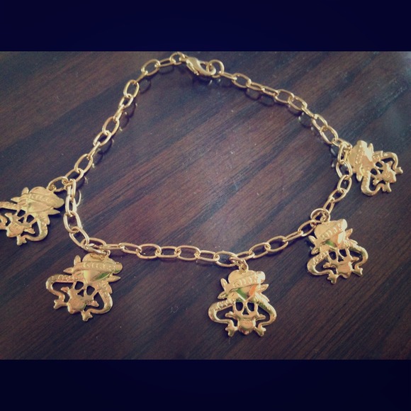 Charm angle bracelet