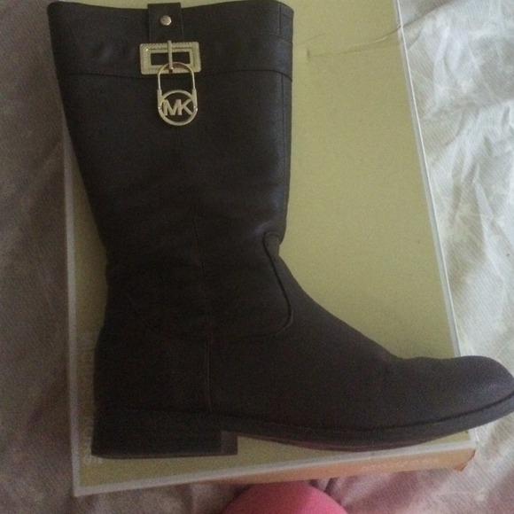 Authentic MK GIRLS boots