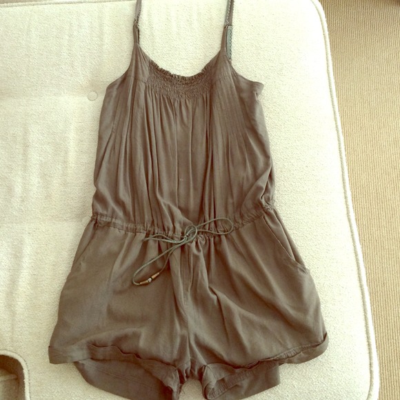 Jumper/play suit