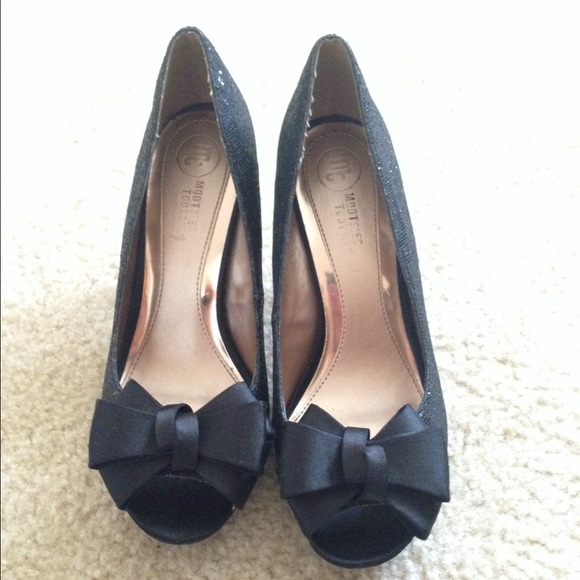 Heels - Picture 2 of 2