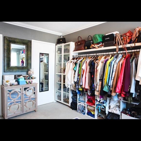 MEET SELLER: To decide if my clothes fits!😉 - Picture 2 of 6