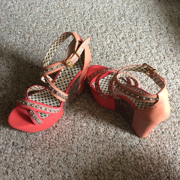 Jessica Simpson coral heels - Picture 3 of 3