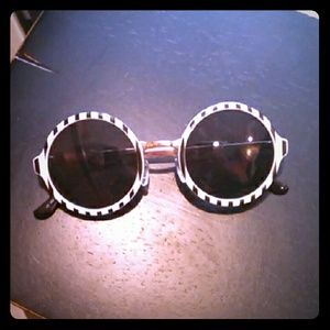 Aldo black and white retro sunnies