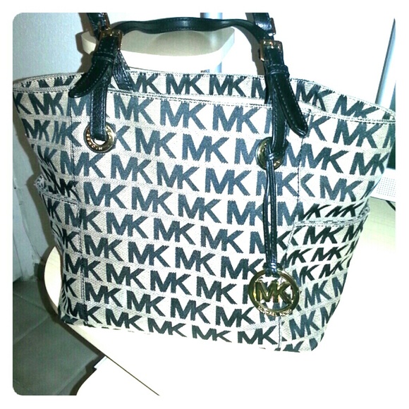 Michael kors tote
