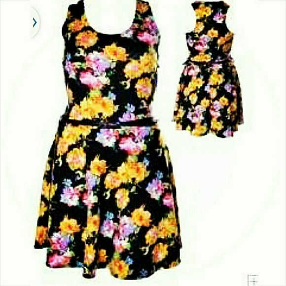 *SOLD IN A BUNDLE*F LORAL dress