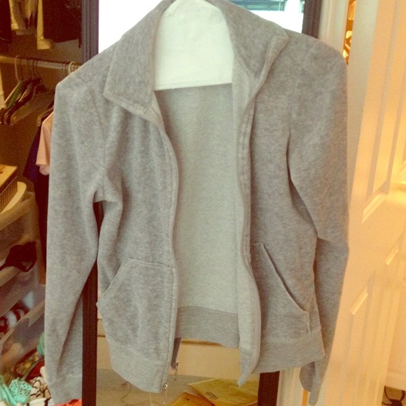 💥 SOLD 💥 Juicy couture grey zip up medium