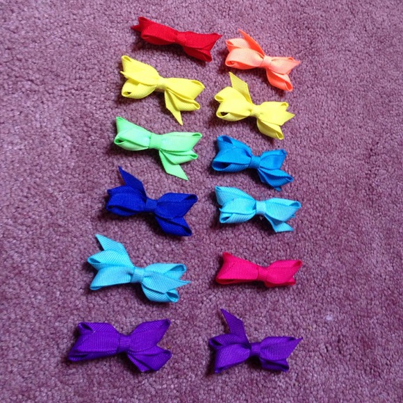 Little colored bows