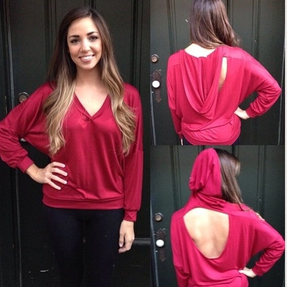 Burgundy open back hoodie. Perfect for Fall.