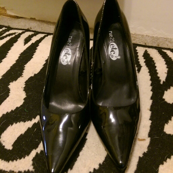 Pumps from Rue 21