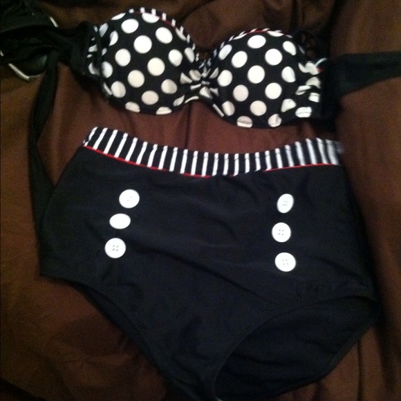 High waist polka dot baiting suit💕👙