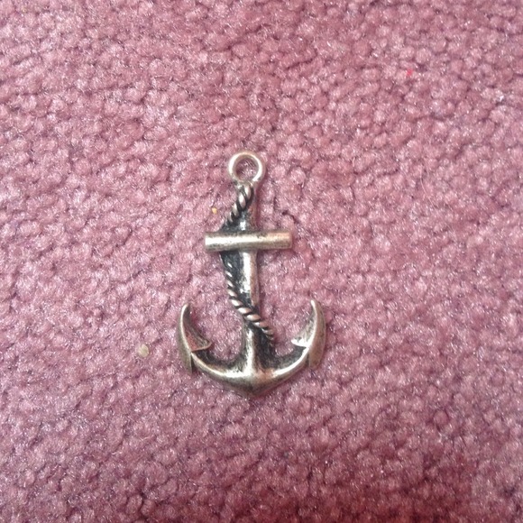 Anchor pendant