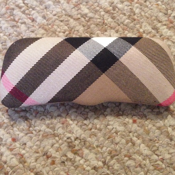 Burberry Glasses Case - Picture 3 of 4