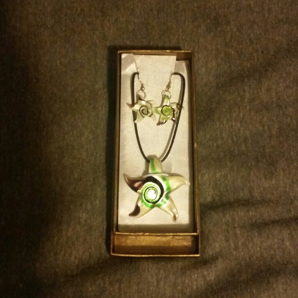 NEW star necklace and earrings