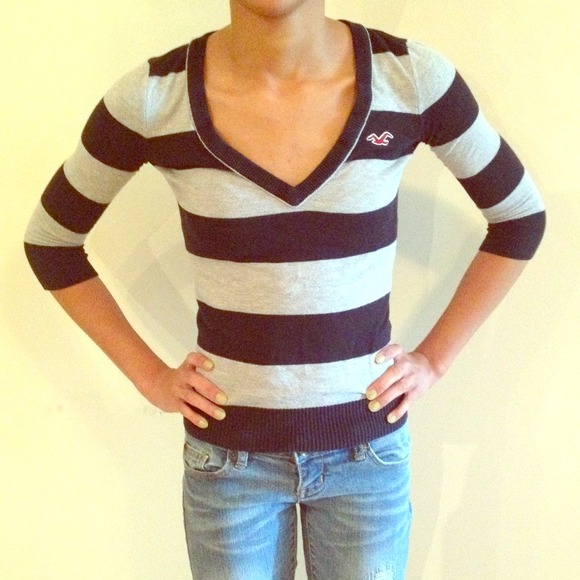 Hollister Sweaters - Hollister sweater! 💥10% off!💥