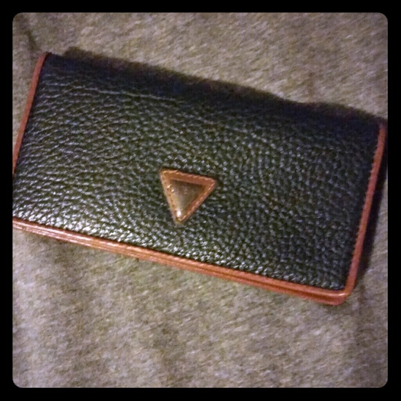 GUESS wallet