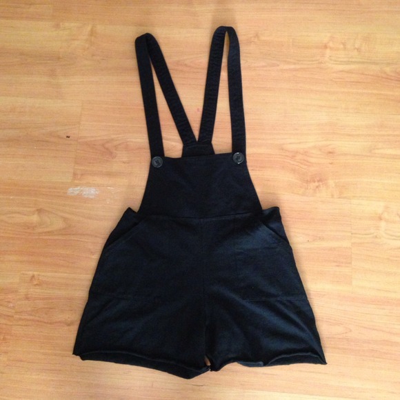 ❌TRADED👽 Black American Apparel short overalls