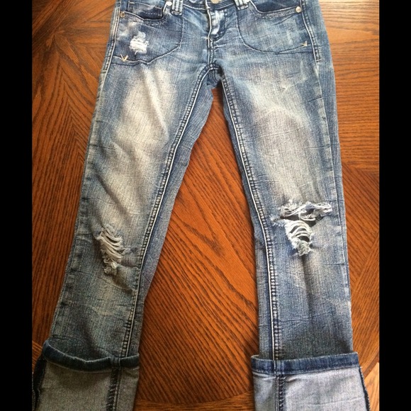 Almost Famous Capris