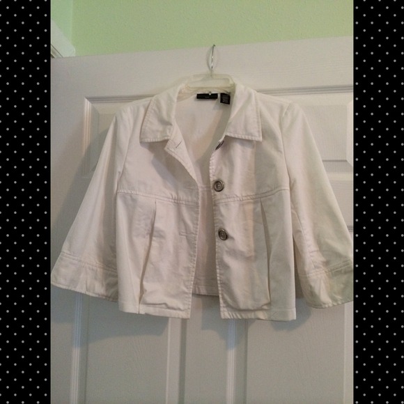 White stylish jacket - Picture 1 of 4