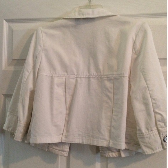 White stylish jacket - Picture 2 of 4