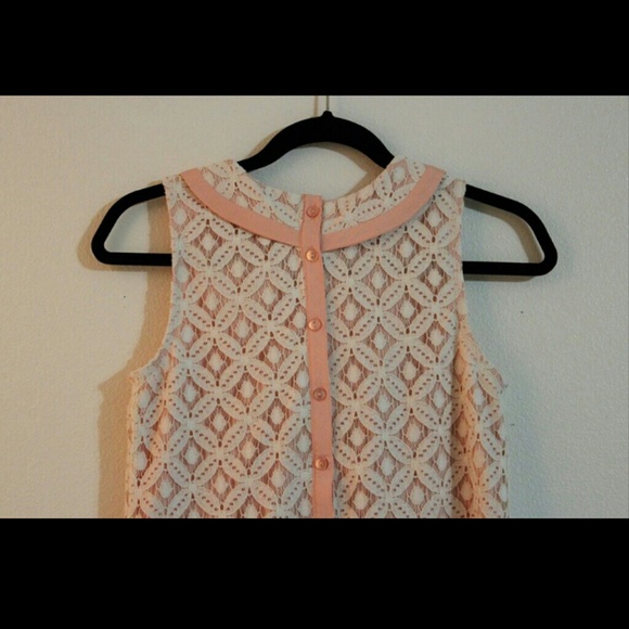 Pink lace sleveless top - Picture 2 of 2