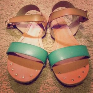 Tan and turquoise sandal