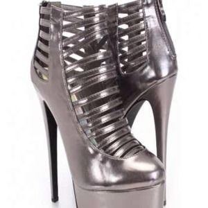 Shoes! Never worn size 8