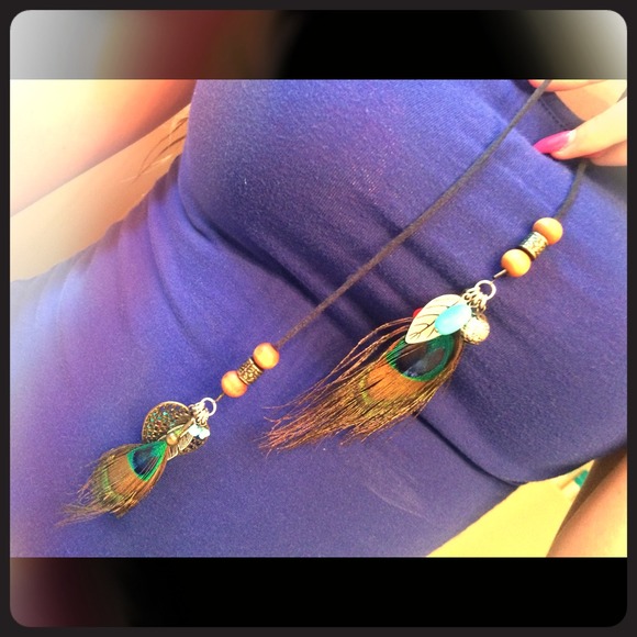 Bundle of two long hanging necklaces