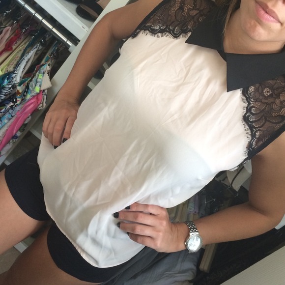 🚫SOLD IN BUNDLE🚫 Love culture lace top NWT - Picture 2 of 2