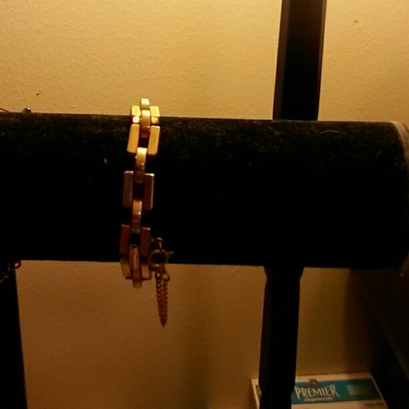💖REDUCED💖QUALITY Gold heavy link bracelet WAS 36 - Picture 3 of 3