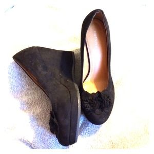 Black closed toe wedges
